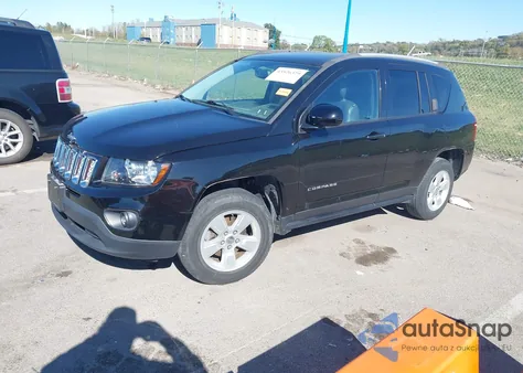 2016 Jeep Compass Latitude z USA, uszkodzony, nr VIN 1C4NJCEA7GD792625